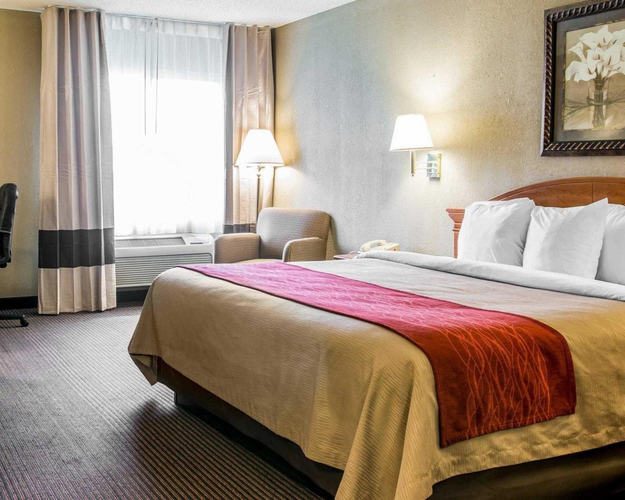 Baymont By Wyndham Flint Airport North Hotel Exterior foto