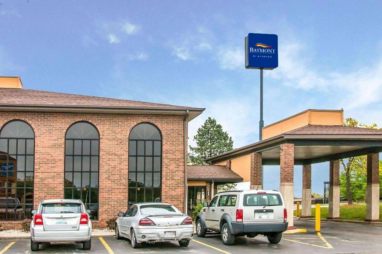 Baymont By Wyndham Flint Airport North Hotel Exterior foto