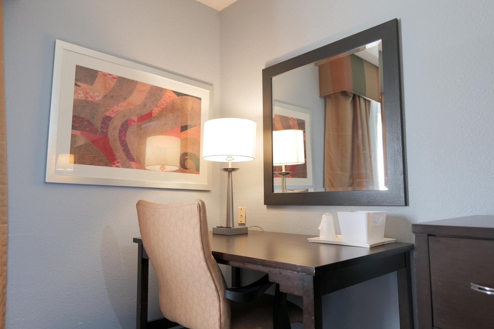 Baymont By Wyndham Flint Airport North Hotel Exterior foto