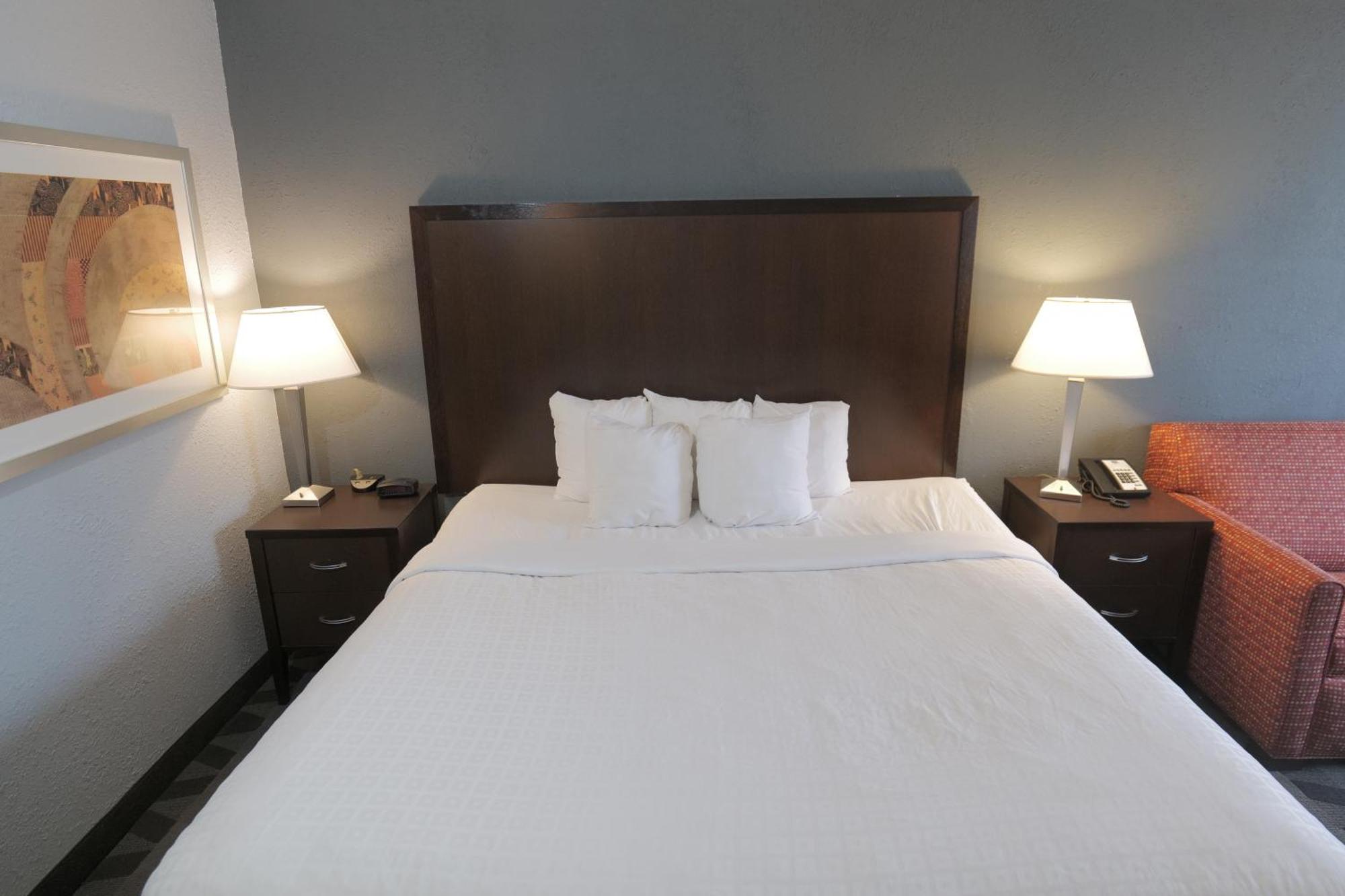 Baymont By Wyndham Flint Airport North Hotel Exterior foto