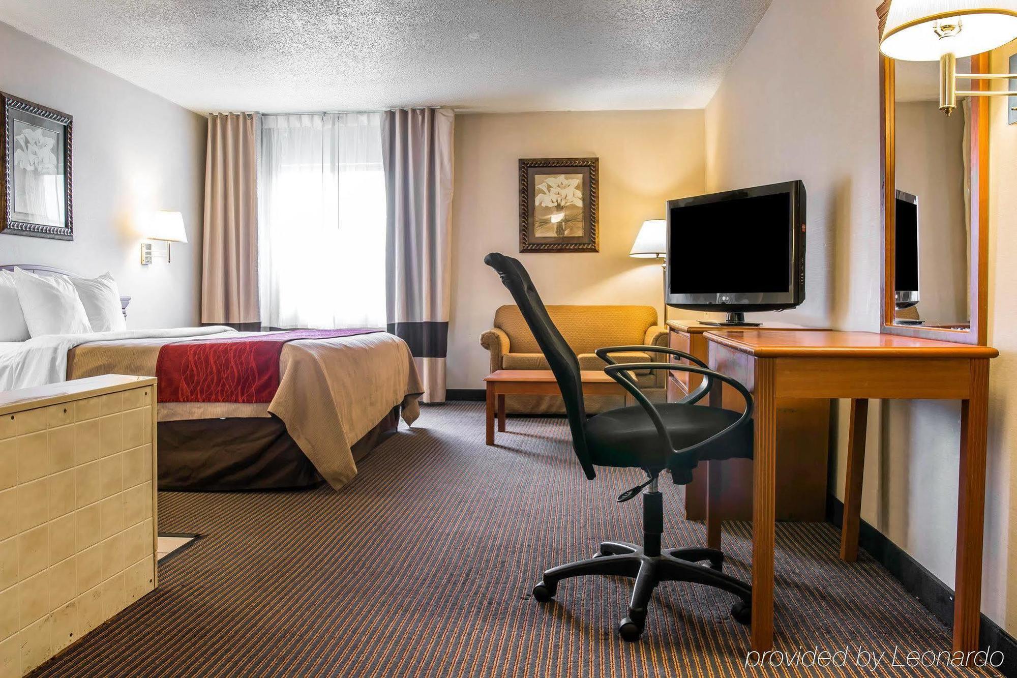 Baymont By Wyndham Flint Airport North Hotel Exterior foto