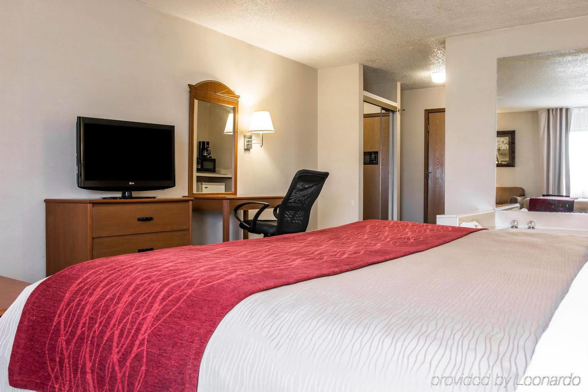 Baymont By Wyndham Flint Airport North Hotel Exterior foto