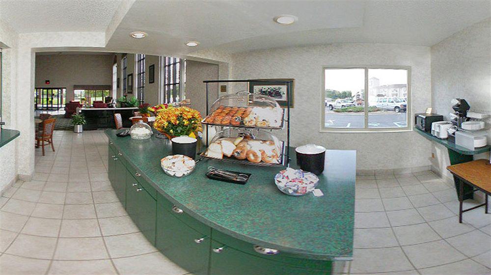 Baymont By Wyndham Flint Airport North Hotel Exterior foto